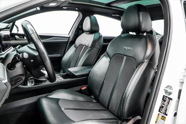 Photo of 2022 Glacial White Pearl Kia K5