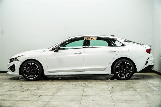 Photo of 2022 Glacial White Pearl Kia K5