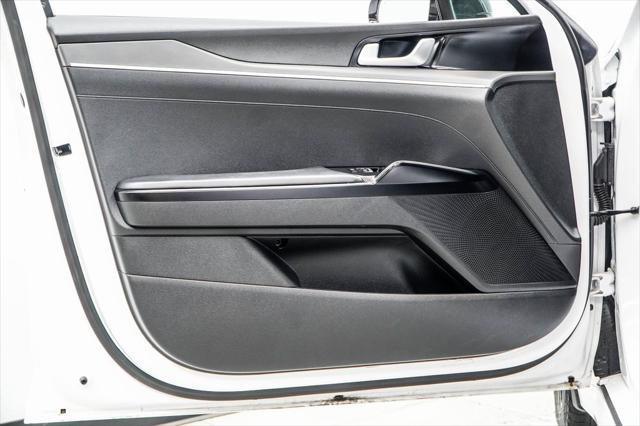 Photo of 2022 Glacial White Pearl Kia K5