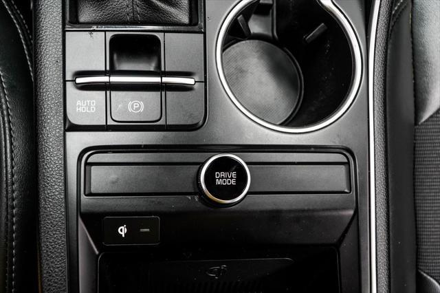Photo of 2022 Glacial White Pearl Kia K5
