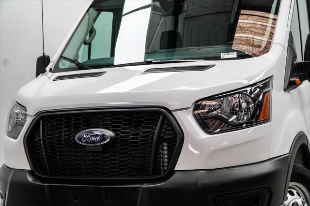 Photo of 2024 Oxford White Ford Transit-350
