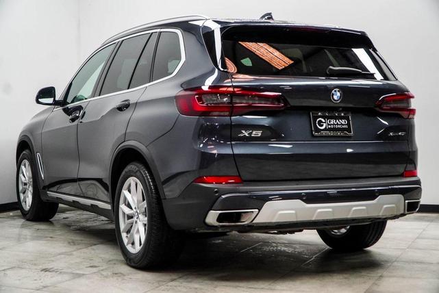 Photo of 2022 Arctic Grey Metallic BMW X5