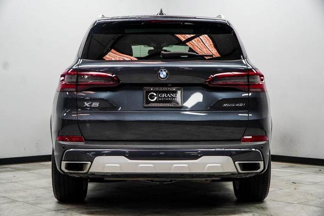 Photo of 2022 Arctic Grey Metallic BMW X5