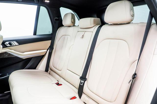 Photo of 2022 Arctic Grey Metallic BMW X5