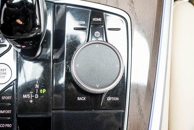 Photo of 2022 Arctic Grey Metallic BMW X5