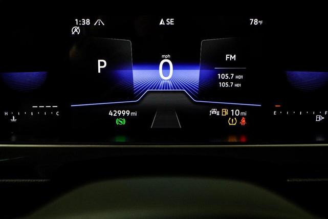 Photo of 2024 Opal White Pearl Volkswagen Tiguan