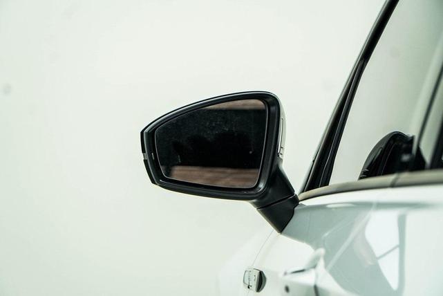 Photo of 2024 Opal White Pearl Volkswagen Tiguan