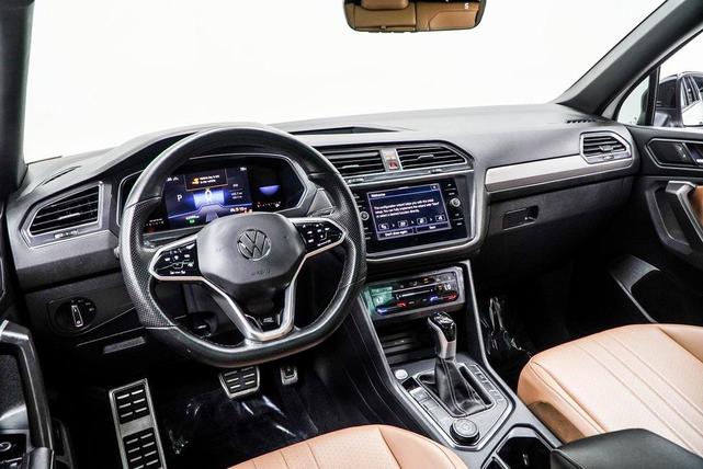 Photo of 2024 Opal White Pearl Volkswagen Tiguan