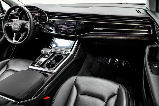Photo of 2024 Satellite Silver Metallic Audi Q7