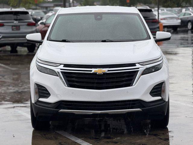 Photo of 2023 Summit White Chevrolet Equinox