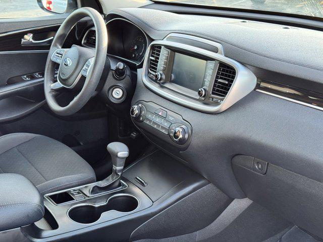 Photo of 2020 Silver Kia Sorento