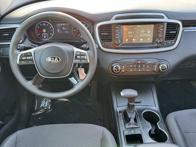 Photo of 2020 Silver Kia Sorento