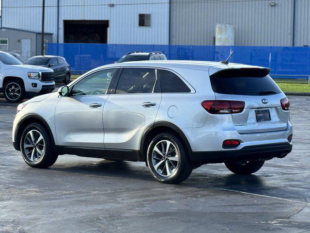 Photo of 2020 Silver Kia Sorento