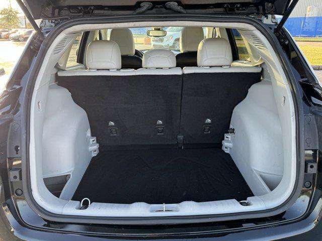 Photo of 2019 Diamond Black Crystal Pearlcoat Jeep Compass