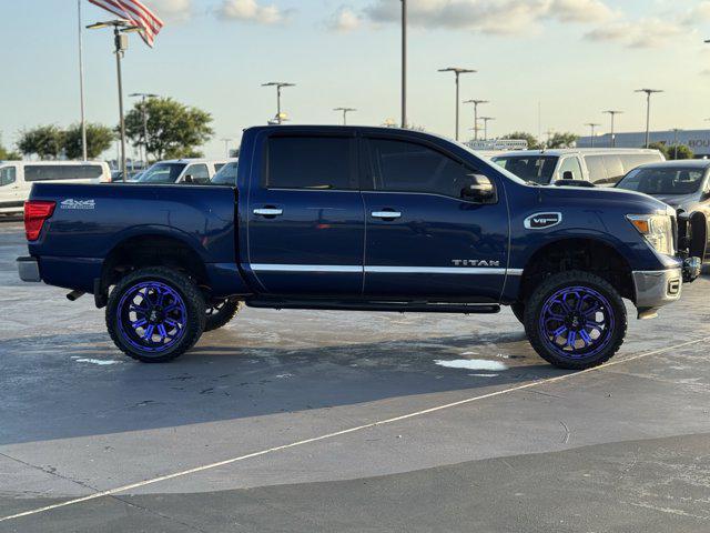 Photo of 2017 Deep Blue Pearl Nissan Titan
