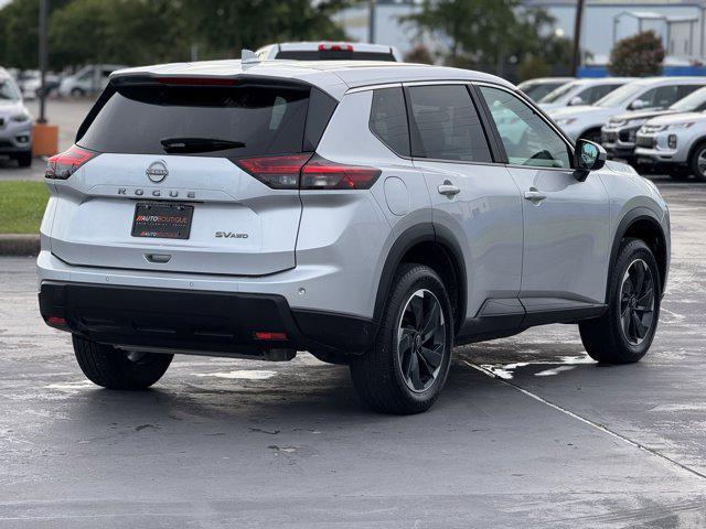 Photo of 2024 Brilliant Silver Metallic Nissan Rogue