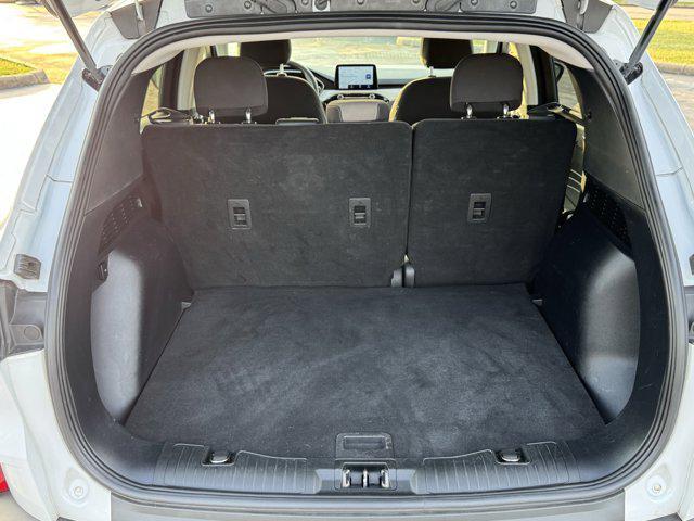 Photo of 2022 White Ford Escape