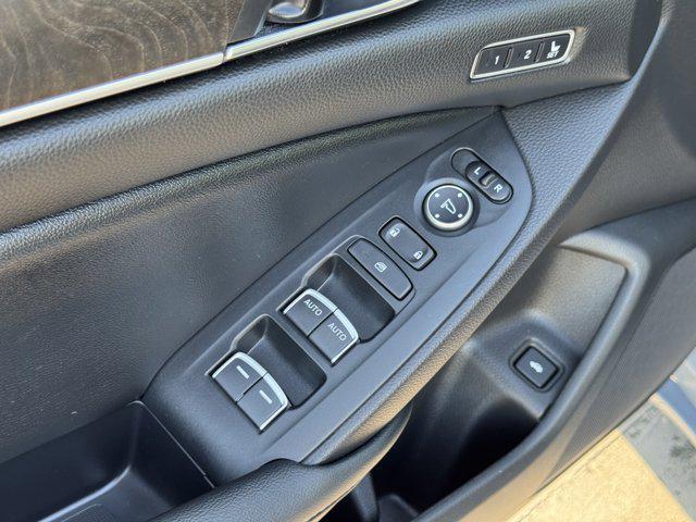 Photo of 2022 Gray Honda Accord Hybrid