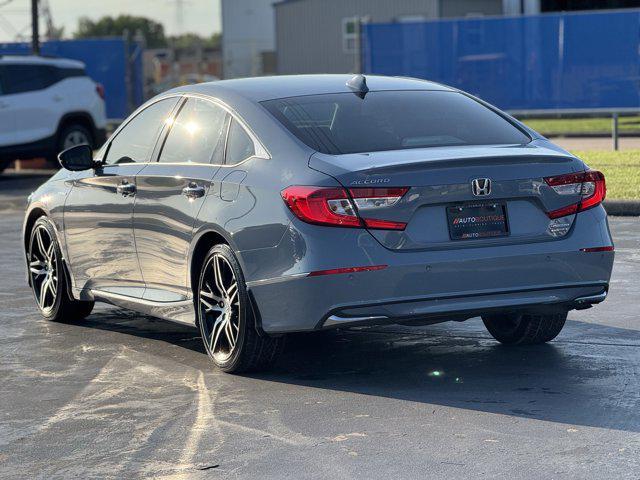 Photo of 2022 Gray Honda Accord Hybrid