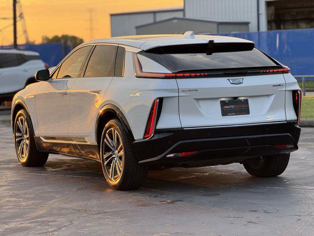 Photo of 2024 Crystal White Tricoat Cadillac LYRIQ