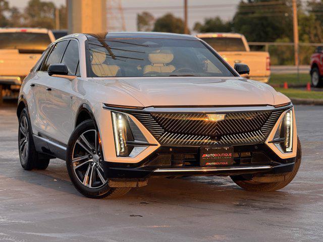 Photo of 2024 Crystal White Tricoat Cadillac LYRIQ