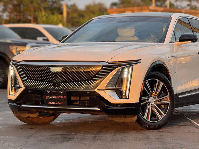 Photo of 2024 Crystal White Tricoat Cadillac LYRIQ