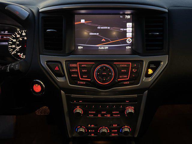 Photo of 2017 Magnetic Black Metallic Nissan Pathfinder