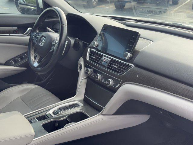 Photo of 2018 Lunar Silver Metallic Honda Accord