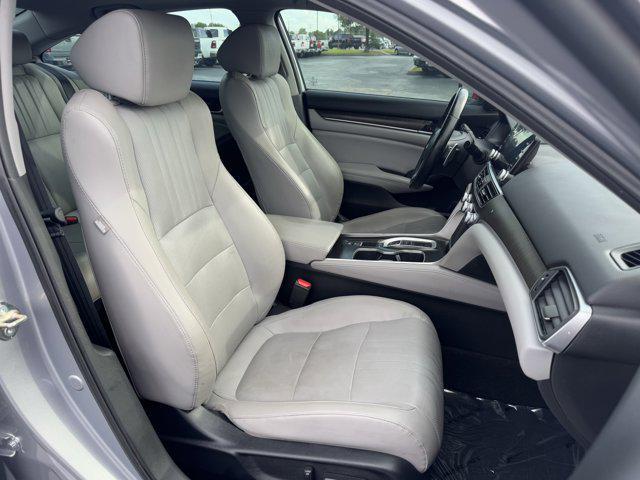 Photo of 2018 Lunar Silver Metallic Honda Accord