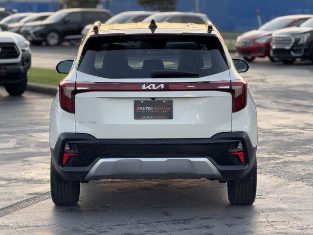 Photo of 2024 White Kia Seltos