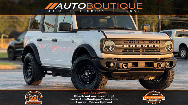 Photo of 2023 Oxford White Ford Bronco