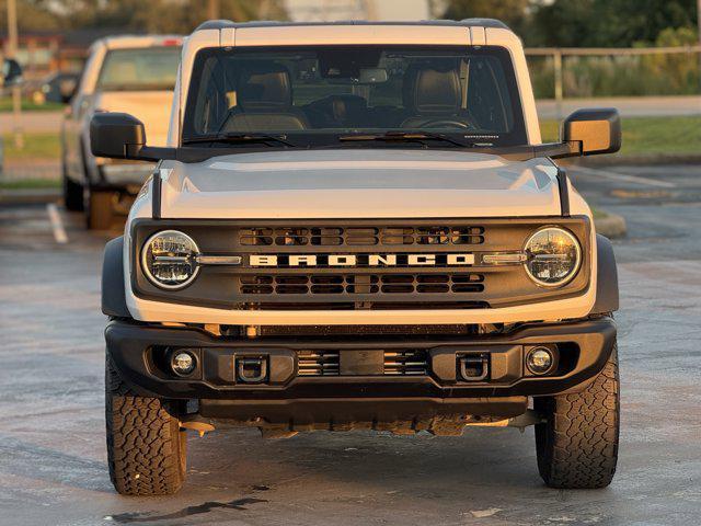 Photo of 2023 Oxford White Ford Bronco
