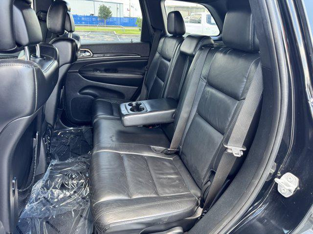Photo of 2017 Diamond Black Crystal Pearlcoat Jeep Grand Cherokee