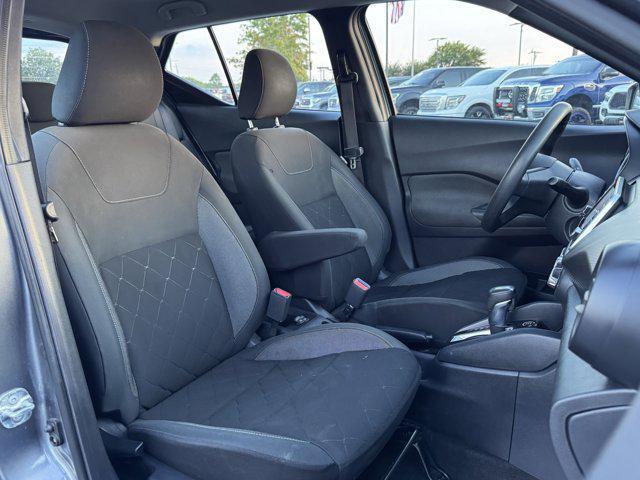 Photo of 2020 Gun Metallic Nissan Kicks