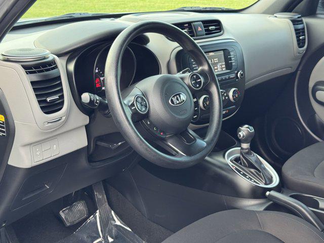 Photo of 2018 Bright Silver Kia Soul