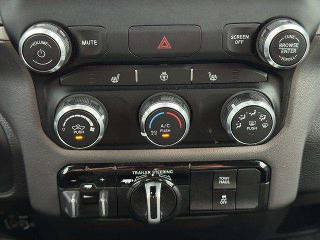 Photo of 2023 Diamond Black Crystal Pearlcoat RAM 1500