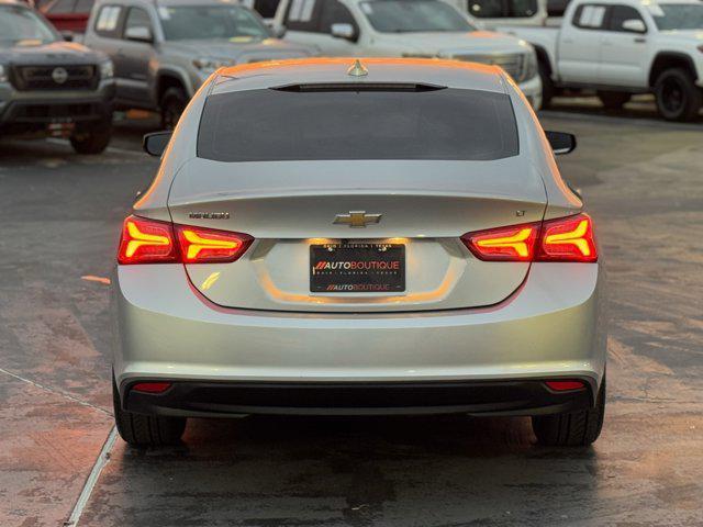 Photo of 2021 Silver Ice Metallic Chevrolet Malibu