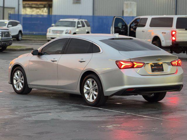 Photo of 2021 Silver Ice Metallic Chevrolet Malibu