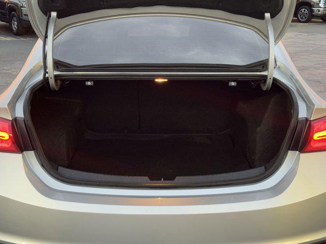 Photo of 2021 Silver Ice Metallic Chevrolet Malibu