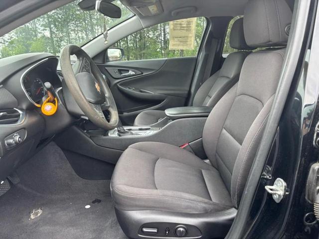 Photo of 2019 Mosaic Black Metallic Chevrolet Malibu
