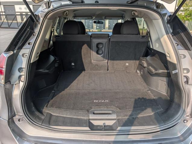 Photo of 2016 Gun Metallic Nissan Rogue