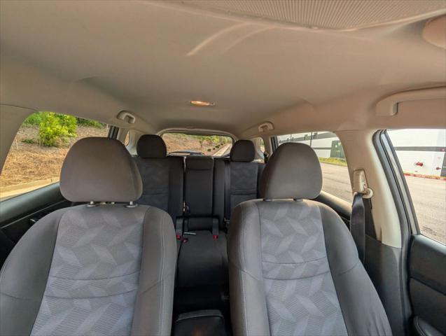 Photo of 2016 Gun Metallic Nissan Rogue