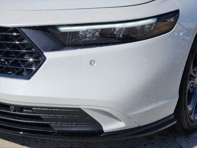 Photo of 2025 Platinum White Pearl Honda Accord Hybrid