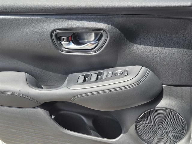 Photo of 2026 Platinum White Pearl Honda HR-V
