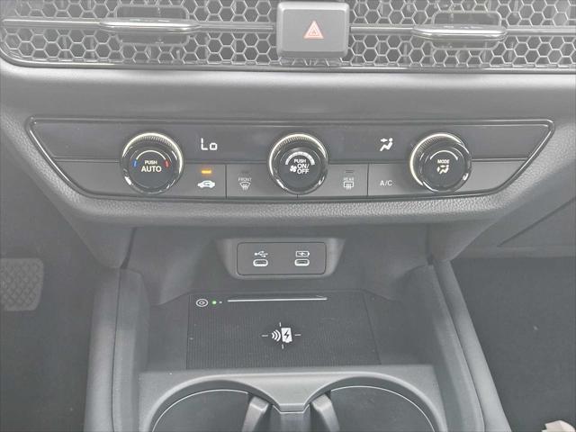Photo of 2026 Platinum White Pearl Honda HR-V