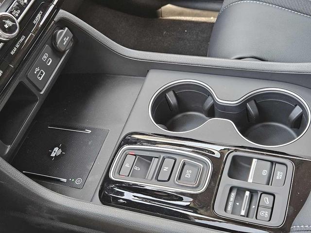 Photo of 2025 Sonic Gray Pearl Honda Pilot