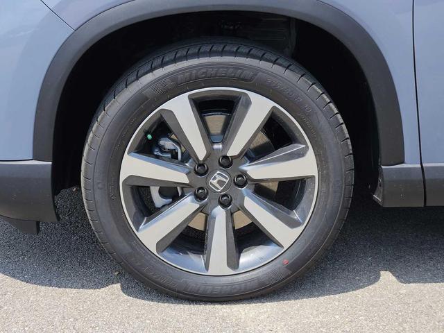 Photo of 2025 Sonic Gray Pearl Honda Pilot