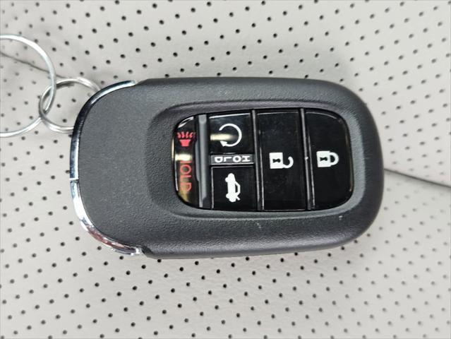 Photo of 2025 Platinum White Pearl Honda Accord Hybrid