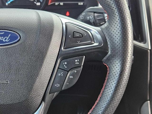 Photo of 2020 Star White Ford Edge