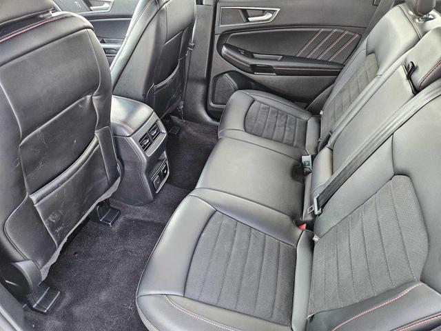 Photo of 2020 Star White Ford Edge
